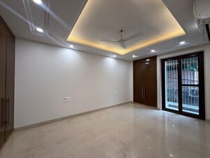 Room in 4 BHK Builder Floor at Greater Kailash I – for Rent