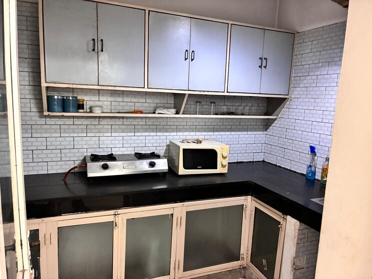 Kitchen, greater kailash i 3 Bedroom 250 Sq.Yd. Builder Floor In Greater Kailash I Delhi 9248601