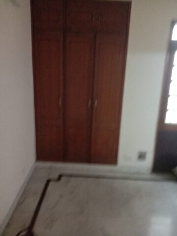 Furnished Amenities in 3 BHK Builder Floor at Greater Kailash ii – for Rent