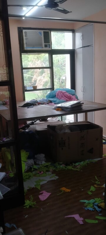 Bedroom in 3 BHK Builder Floor at Hauz Khas – for Rent