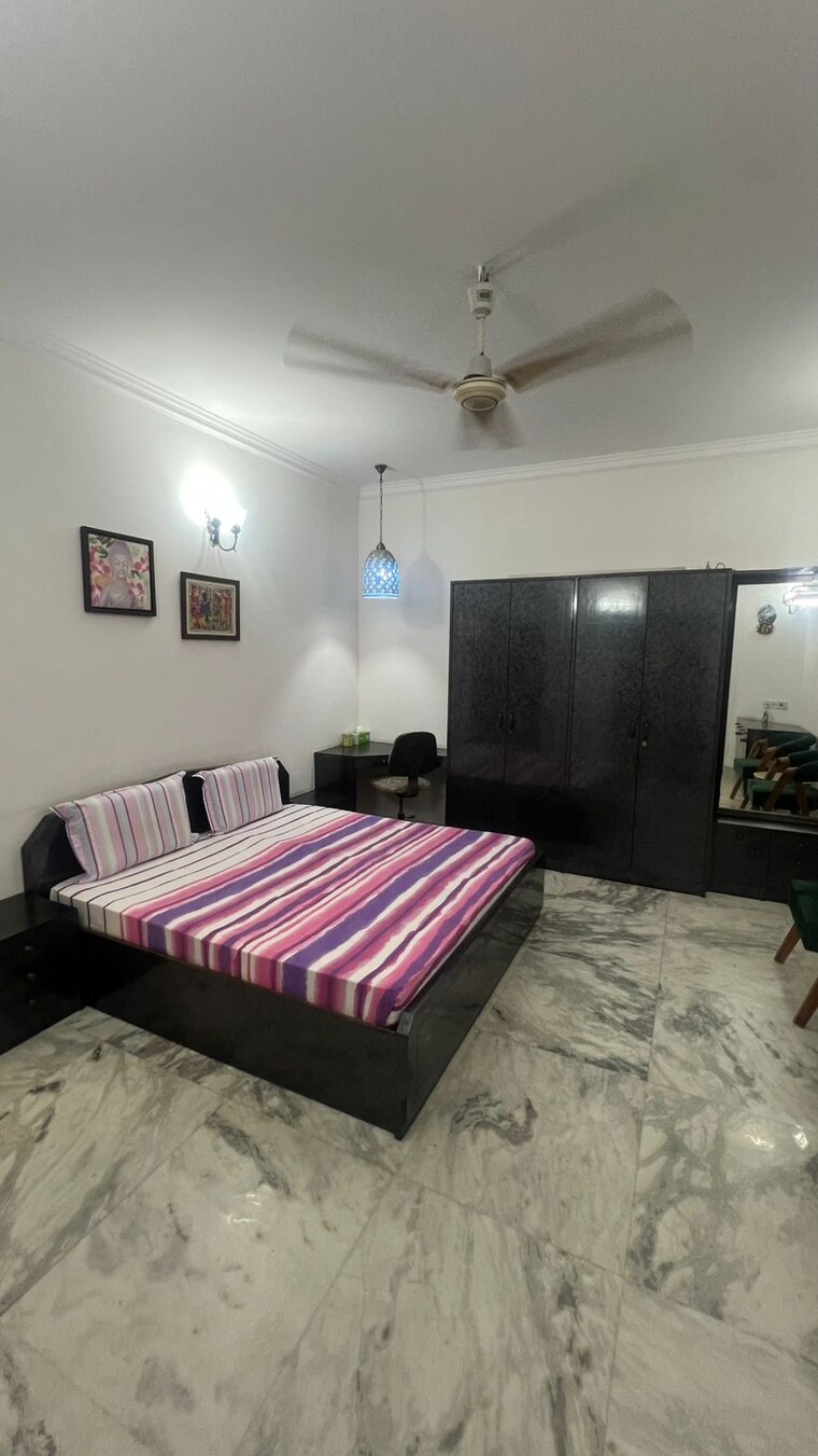 Bedroom, jungpura extension 2 Bedroom 200 Sq.Yd. Builder Floor In Jungpura Extension Delhi 9248612