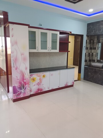 Room in 3 BHK Apartment at Manikonda – for Rent