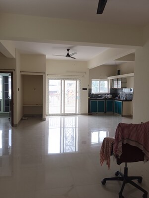 Room in 3 BHK Apartment at Manikonda – for Rent