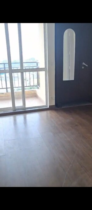 Room in 3.5 BHK Apartment at Jaypee Greens Kosmos, Sector 134 – for Sale