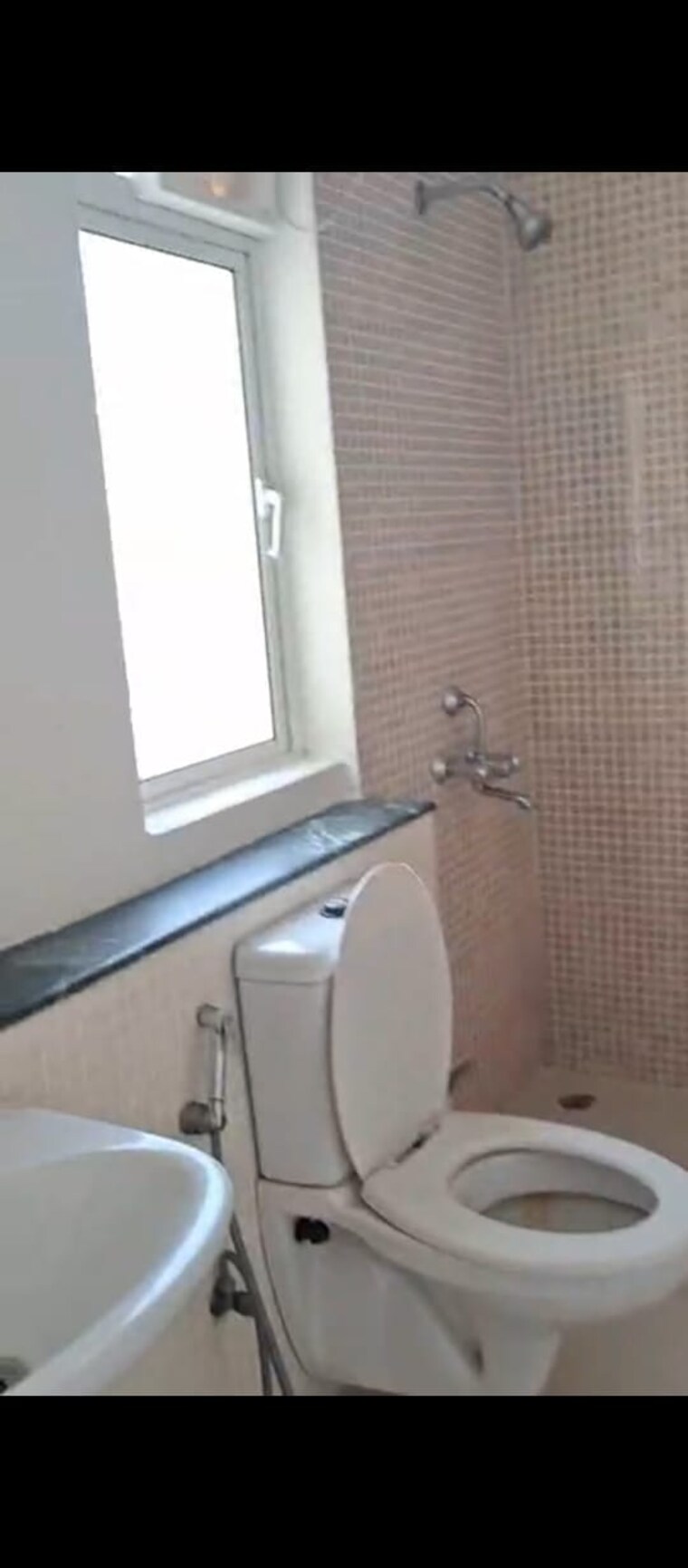Bathroom, jaypee-greens-kosmos 3.5 Bedroom 1365 Sq.Ft. Apartment In Sector 134 Noida 9248657