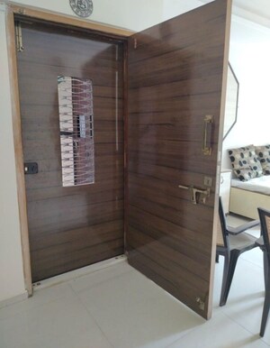 Room in 3 BHK Apartment at Ansal Heights, Worli – for Rent