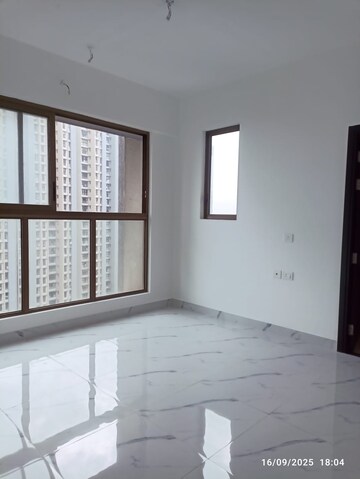 Room in 1 BHK Apartment at Puranik Hometown, Ghodbunder Road – for Rent