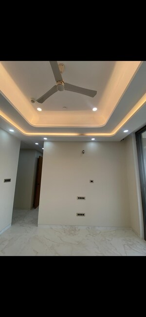 Room in 3 BHK Apartment at Indiabulls Sky Forest, Lower Parel – for Rent