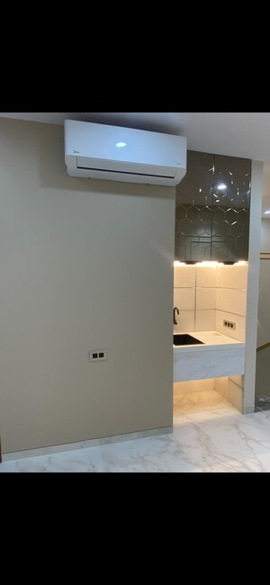 Furnished Amenities in 3 BHK Apartment at Indiabulls Sky Forest, Lower Parel – for Rent