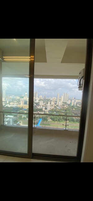 Room in 3 BHK Apartment at Indiabulls Sky Forest, Lower Parel – for Rent