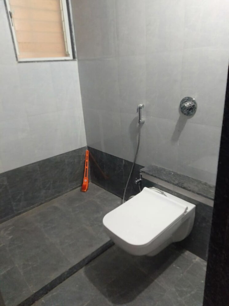 Bathroom, patwardhan-usha-enclave 2 Bedroom 1000 Sq.Ft. Apartment In Vadgaon Budruk Pune 9248688