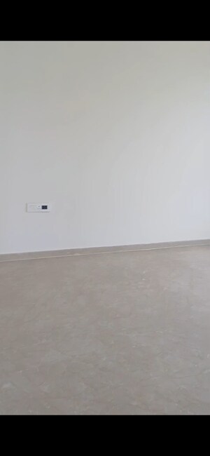 Room in 2.5 BHK Apartment at Richa Park Mist, Dadar West – for Rent