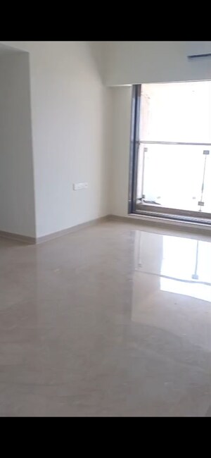 Room in 2.5 BHK Apartment at Richa Park Mist, Dadar West – for Rent