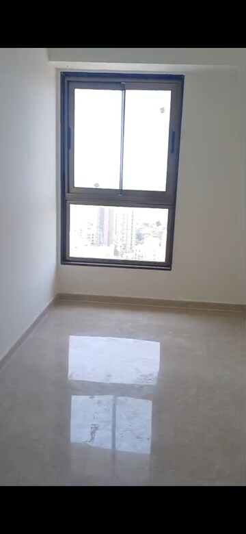 Room in 2.5 BHK Apartment at Richa Park Mist, Dadar West – for Rent