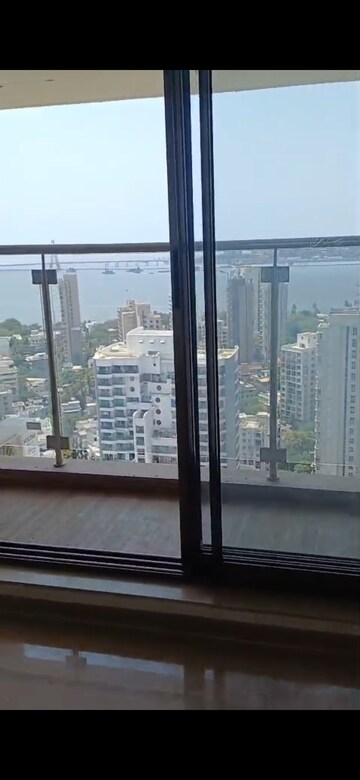 Room in 2.5 BHK Apartment at Richa Park Mist, Dadar West – for Rent