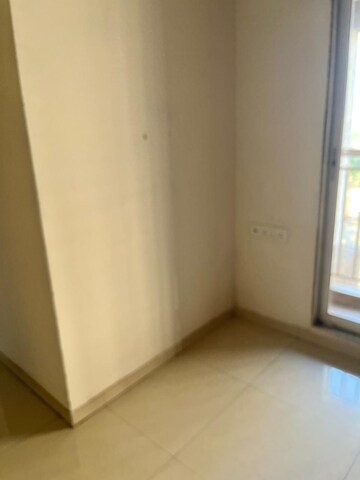 Room in 1 BHK Apartment at Squarefeet Imperial Square, Ghodbunder Road – for Rent