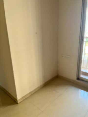 Room in 1 BHK Apartment at Squarefeet Imperial Square, Ghodbunder Road – for Rent