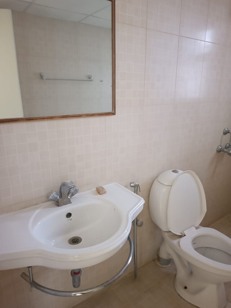 Bathroom, brigade-palmsprings 3 Bedroom 1850 Sq.Ft. Apartment In Jp Nagar Bangalore 9248702