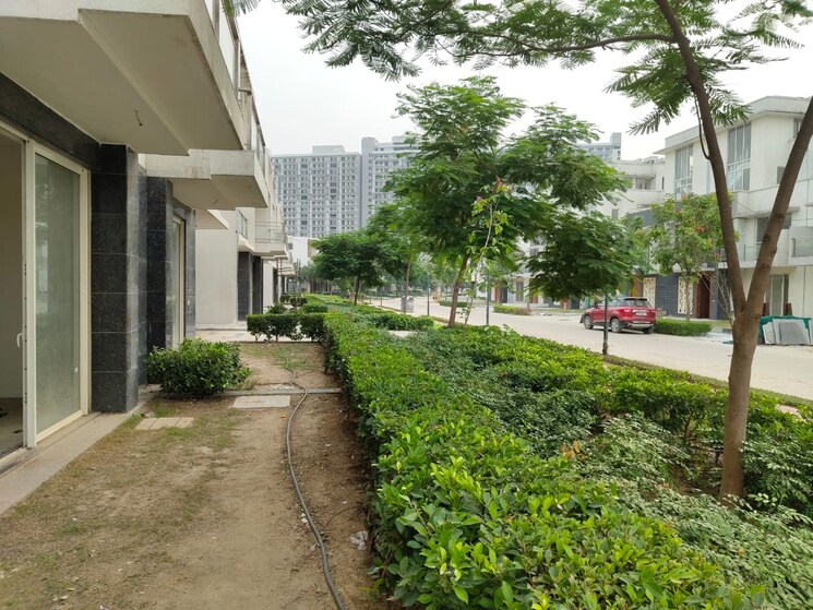 Garden, godrej-golf-links-evoke 4 Bedroom 2850 Sq.Ft. Apartment In Sector 27 Yamuna Expressway Greater Noida 9241885