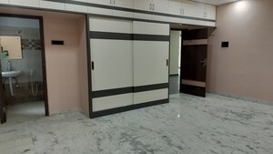 Room in 3 BHK Apartment at Banjara Hills – for Rent