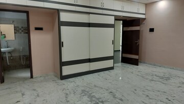 Room in 3 BHK Apartment at Banjara Hills – for Rent
