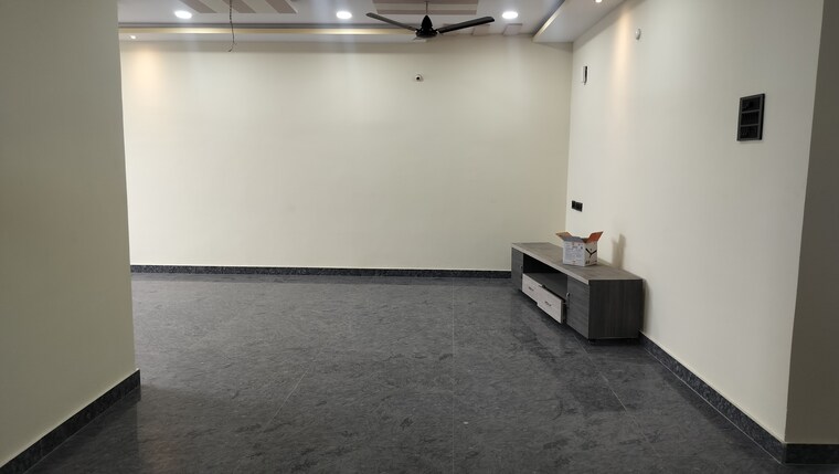 Room, banjara hills 3 Bedroom 2000 Sq.Ft. Apartment In Banjara Hills Hyderabad 9248752