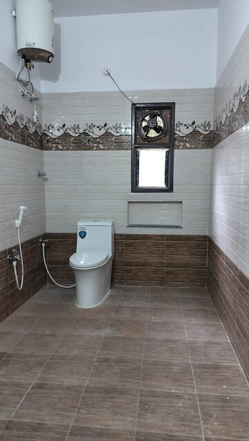 Bathroom in 3 BHK Apartment at Banjara Hills – for Rent