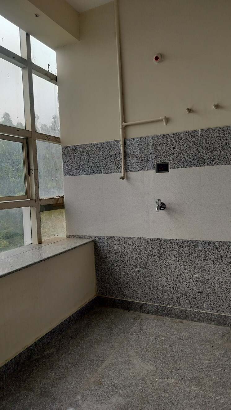 Bathroom, banjara hills 3 Bedroom 2000 Sq.Ft. Apartment In Banjara Hills Hyderabad 9248752