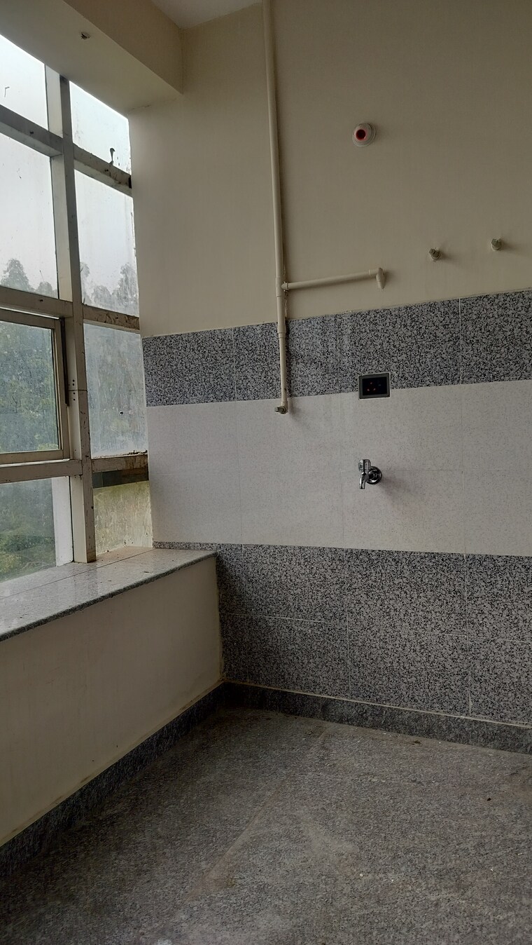 Bathroom, banjara hills 3 Bedroom 2000 Sq.Ft. Apartment In Banjara Hills Hyderabad 9248752