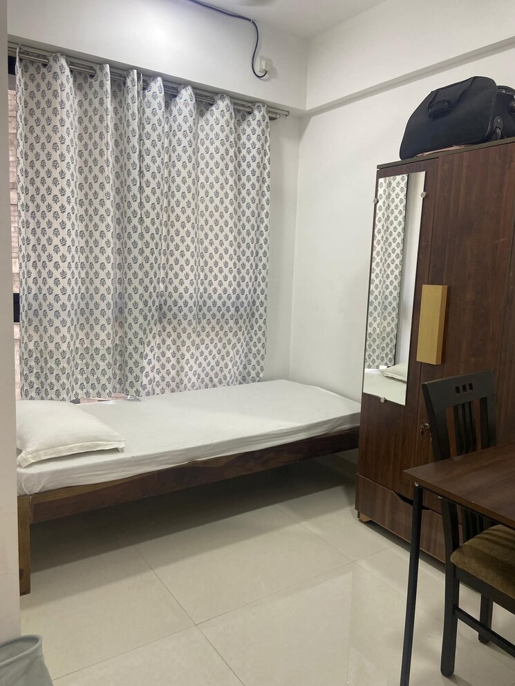 Bathroom, goregaon west Pg For Girls In Goregaon West 9248760