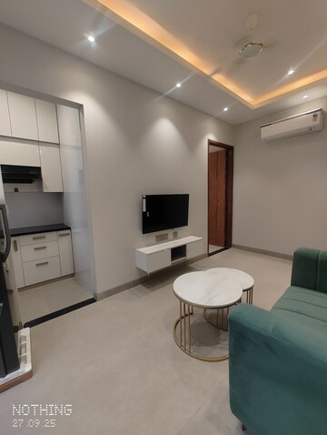 Team Area in 1 BHK Builder Floor at Sector 52 – for Rent