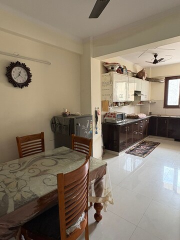 Team Area in 2 BHK Builder Floor at Sector 23a – for Rent