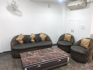 Living Room in 2 BHK Builder Floor at Sector 52 – for Rent