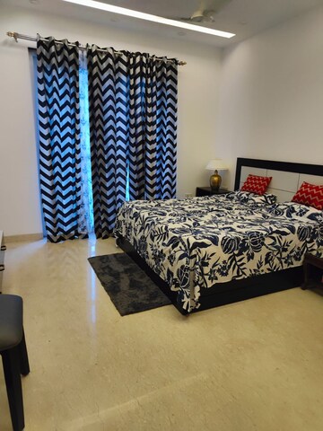 Bedroom in 3 BHK Builder Floor at Palam Vihar – for Rent