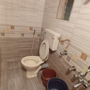 Bathroom in 1 BHK Apartment at Goregaon East – for Rent