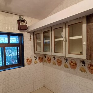 Parking in 1 BHK Apartment at Goregaon East – for Rent