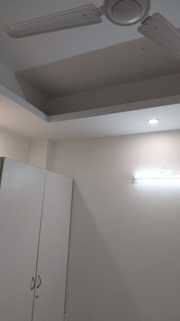 Furnished Amenities in 3 BHK Apartment at Sector 57 – for Rent
