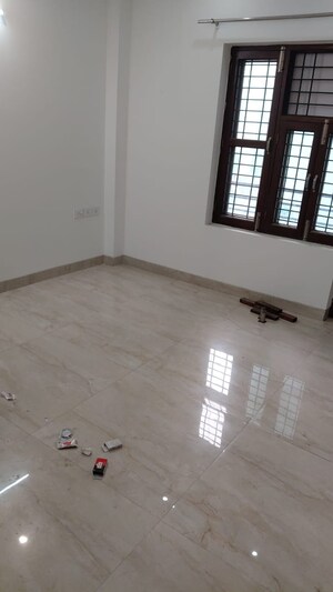 Room in 3 BHK Apartment at Sector 57 – for Rent