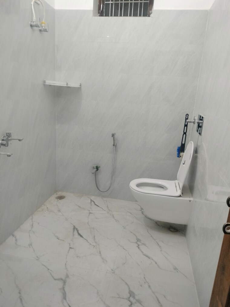 Bathroom, indira nagar 1 Bedroom 500 Sq.Ft. Builder Floor In Indira Nagar Lucknow 9248854