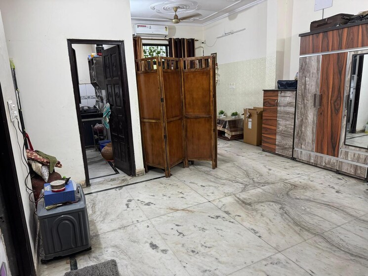 Living Room, sector 31 2 Bedroom 900 Sq.Ft. Apartment In Sector 31 Gurgaon 9248875