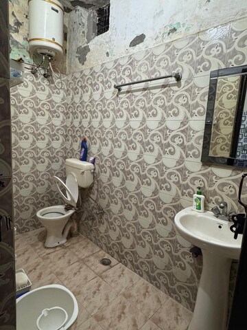 Bathroom in 2 BHK Apartment at Sector 31 – for Rent