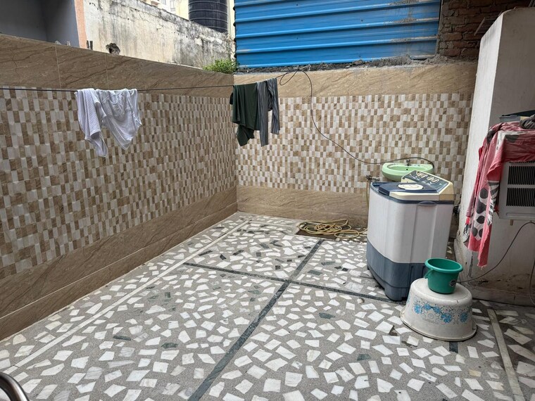 Balcony, sector 31 2 Bedroom 900 Sq.Ft. Apartment In Sector 31 Gurgaon 9248875