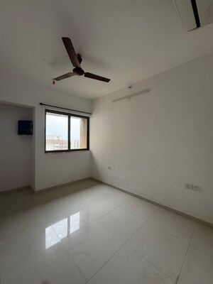 Room in 2 BHK Apartment at Lodha Splendora, Ghodbunder Road – for Rent