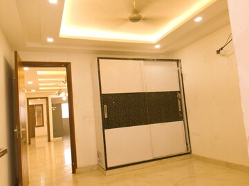 Building Lobby in 3 BHK Builder Floor at Neharpar – for Rent
