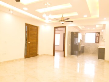 Room in 3 BHK Builder Floor at Neharpar – for Rent