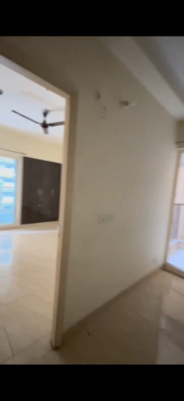 Room in 2 BHK Apartment at Gaur City 2 - 14th Avenue, Sector 16c Greater Noida – for Sale