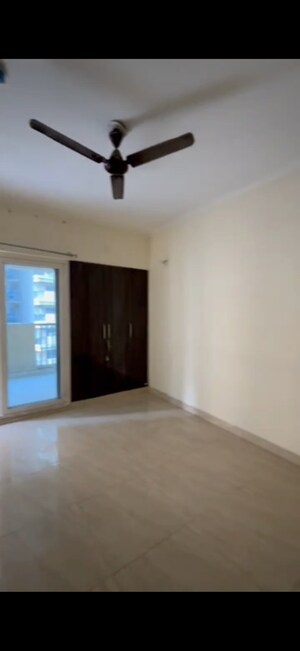 Room in 2 BHK Apartment at Gaur City 2 - 14th Avenue, Sector 16c Greater Noida – for Sale