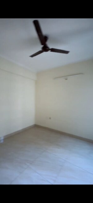 Room in 2 BHK Apartment at Gaur City 2 - 14th Avenue, Sector 16c Greater Noida – for Sale