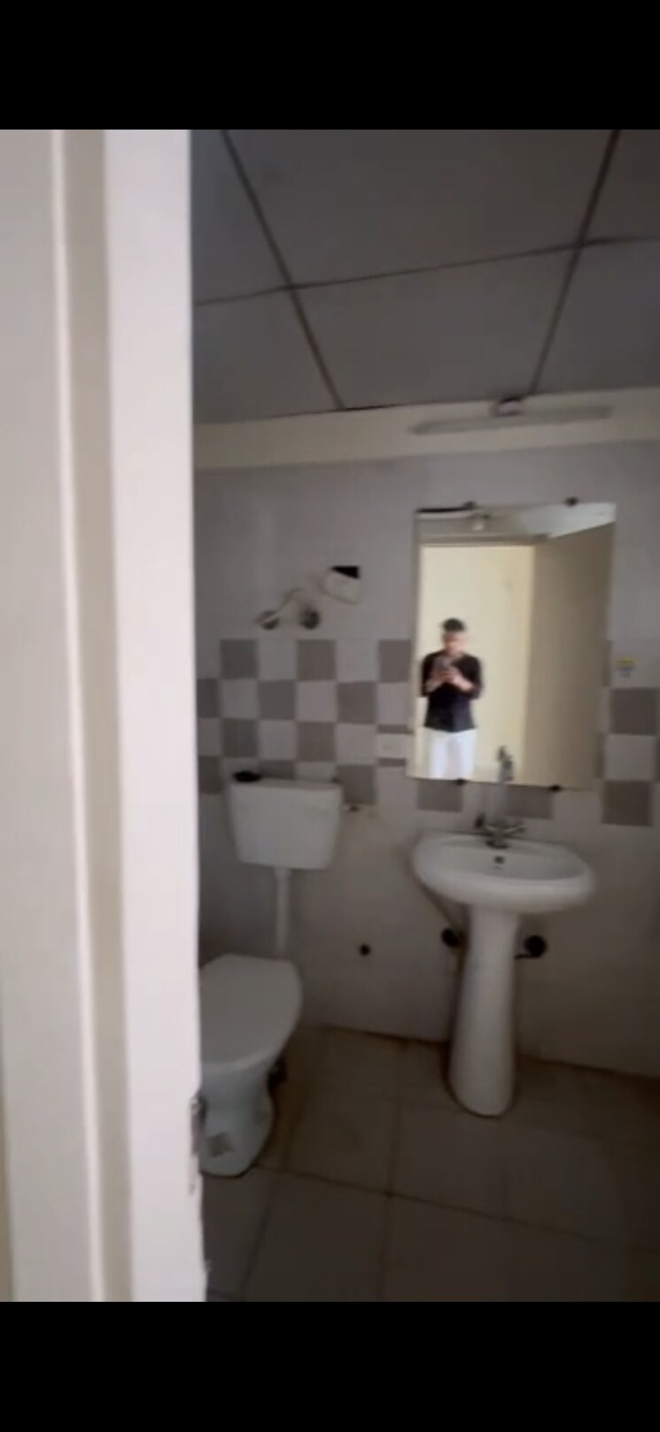 Bathroom, gaur-city-2-14th-avenue 2 Bedroom 955 Sq.Ft. Apartment In Sector 16c Greater Noida Greater Noida 9249003