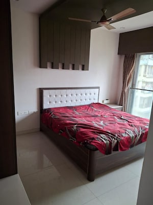 Bedroom in 2 BHK Apartment at Gabadia Heights, Kandivali West – for Rent